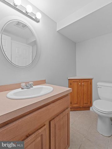 8 CHESTERFIELD RD, Sewell, NJ 08080