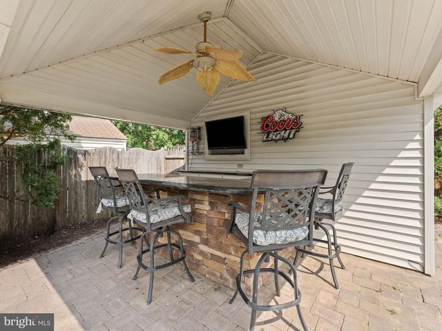 8 CHESTERFIELD RD, Sewell, NJ 08080