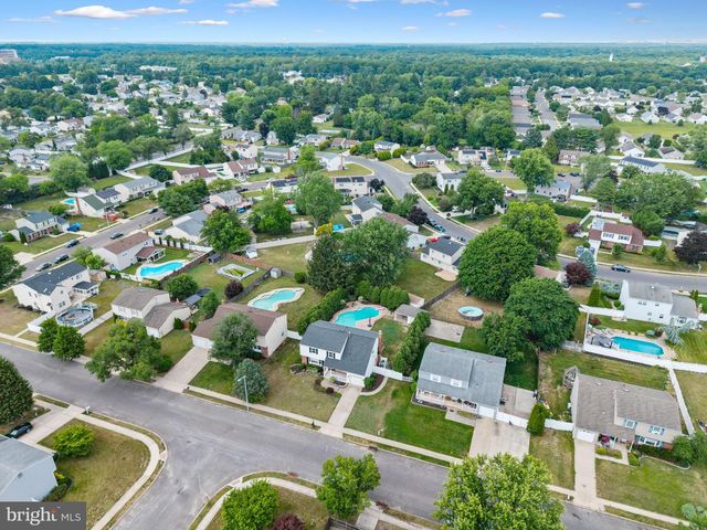 8 CHESTERFIELD RD, Sewell, NJ 08080
