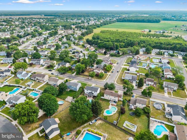8 CHESTERFIELD RD, Sewell, NJ 08080