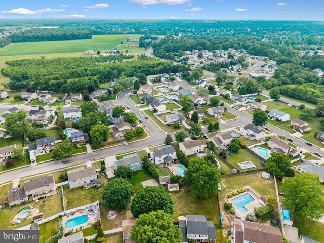 8 CHESTERFIELD RD, Sewell, NJ 08080