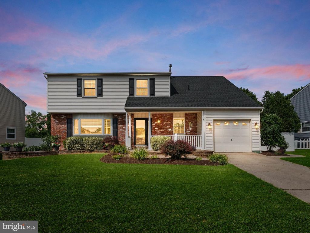 8 CHESTERFIELD RD, Sewell, NJ 08080