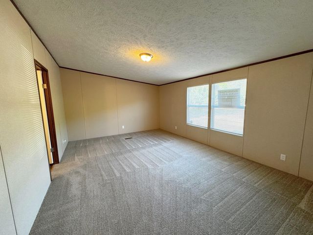 247 S Dixie Road, Wagener, SC 29164