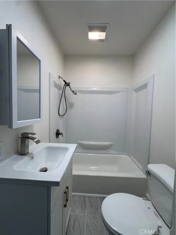 8220 Wall, Los Angeles, CA 90003