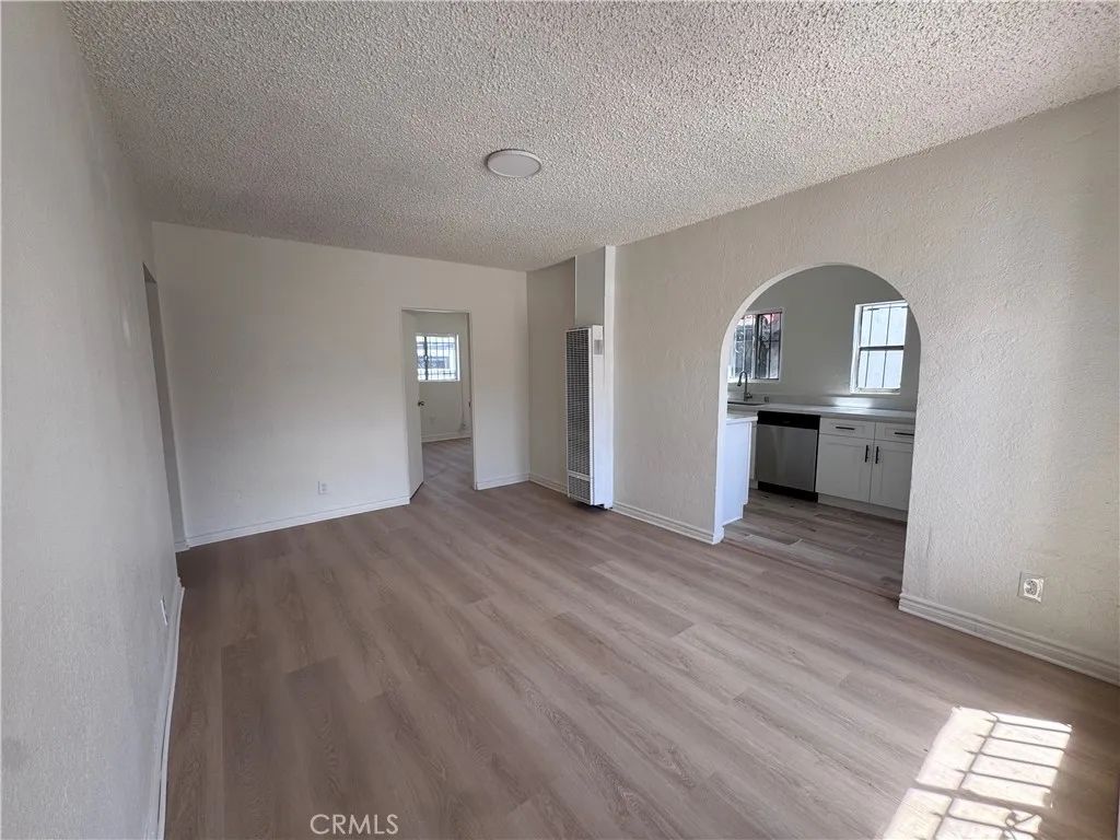 8220 Wall, Los Angeles, CA 90003
