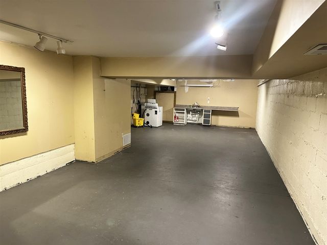 217 S Kalamazoo Mall, Kalamazoo, MI 49007