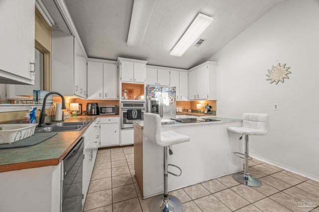 6859 Liberty St, Navarre, FL 32566