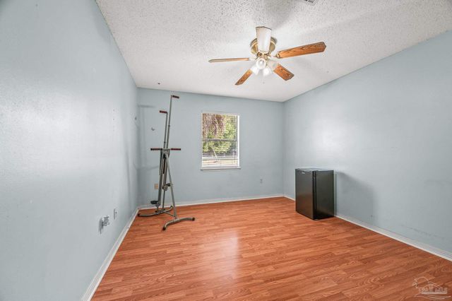 6859 Liberty St, Navarre, FL 32566