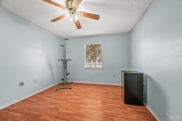 6859 Liberty St, Navarre, FL 32566
