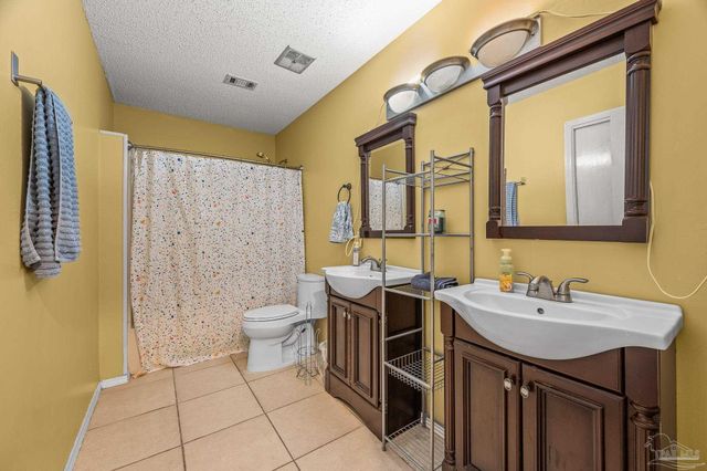 6859 Liberty St, Navarre, FL 32566