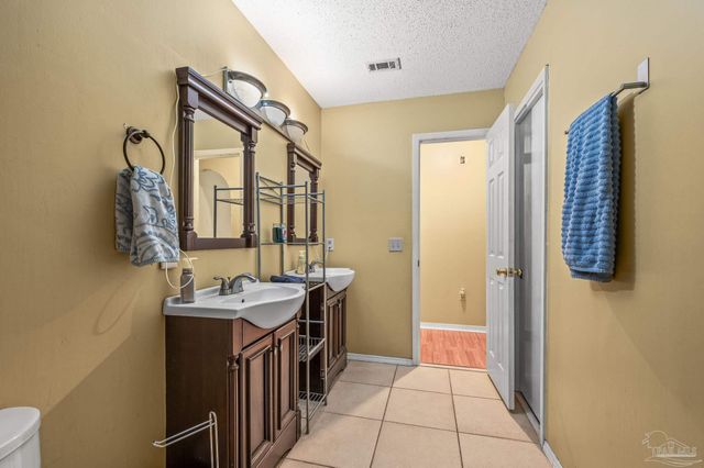 6859 Liberty St, Navarre, FL 32566
