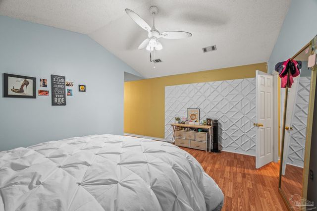 6859 Liberty St, Navarre, FL 32566