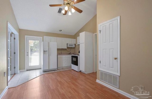 6859 Liberty St, Navarre, FL 32566