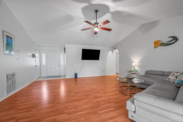 6859 Liberty St, Navarre, FL 32566