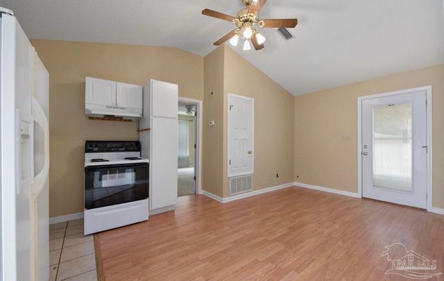 6859 Liberty St, Navarre, FL 32566