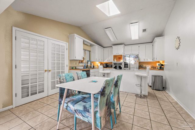 6859 Liberty St, Navarre, FL 32566