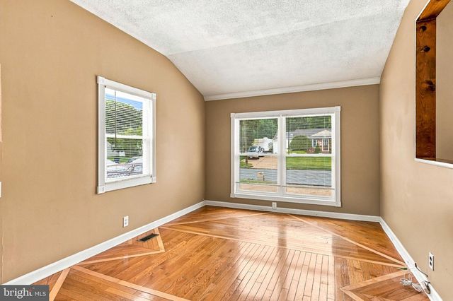 948 LOIS DR, Williamstown, NJ 08094