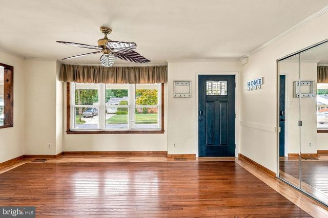 948 LOIS DR, Williamstown, NJ 08094