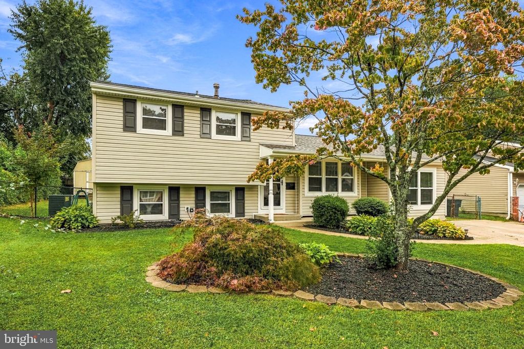 948 LOIS DR, Williamstown, NJ 08094 — photo 2