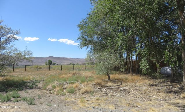 5 Pebble Beach Lane, Yerington, NV 89447