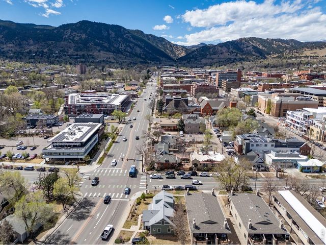 1806 17th St, Boulder, CO 80302