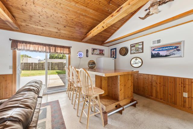 162 Debbie DRIVE, Waukesha, WI 53189