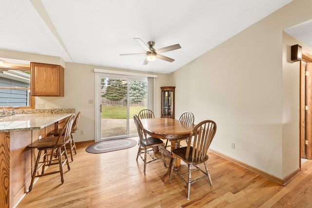 162 Debbie DRIVE, Waukesha, WI 53189