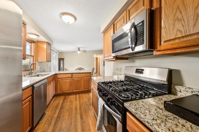 162 Debbie DRIVE, Waukesha, WI 53189