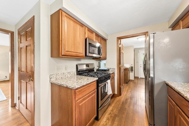 162 Debbie DRIVE, Waukesha, WI 53189