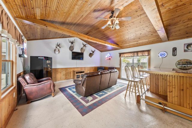 162 Debbie DRIVE, Waukesha, WI 53189