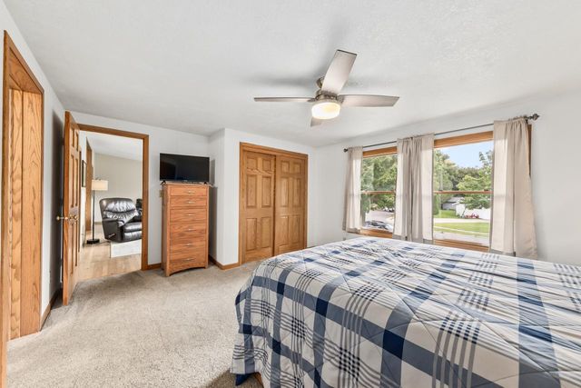 162 Debbie DRIVE, Waukesha, WI 53189