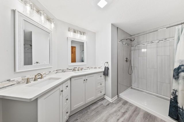 162 Debbie DRIVE, Waukesha, WI 53189