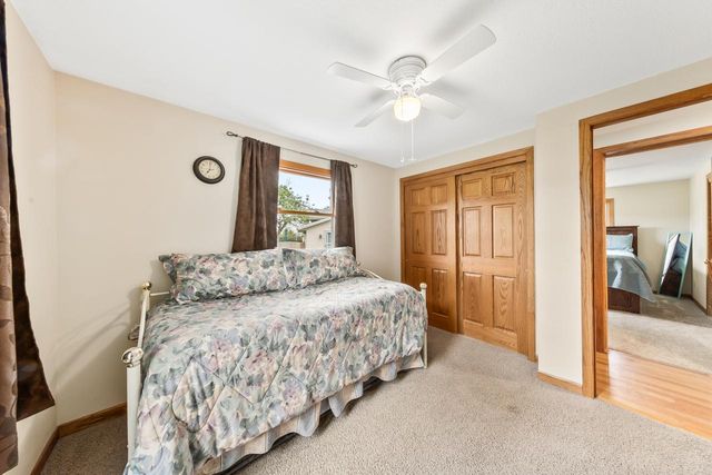 162 Debbie DRIVE, Waukesha, WI 53189