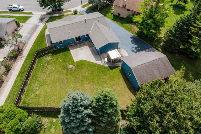 162 Debbie DRIVE, Waukesha, WI 53189