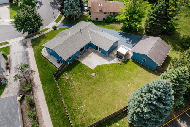 162 Debbie DRIVE, Waukesha, WI 53189