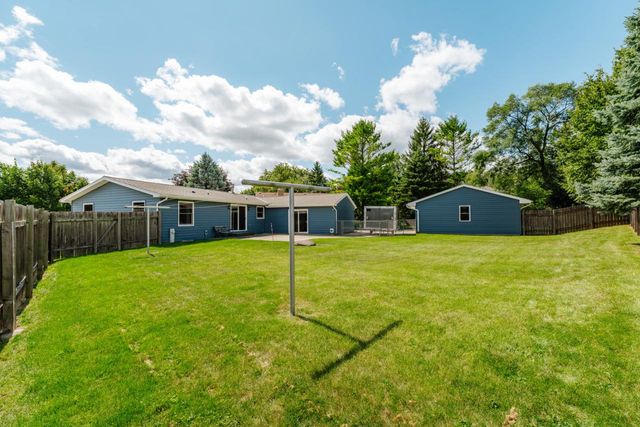 162 Debbie DRIVE, Waukesha, WI 53189