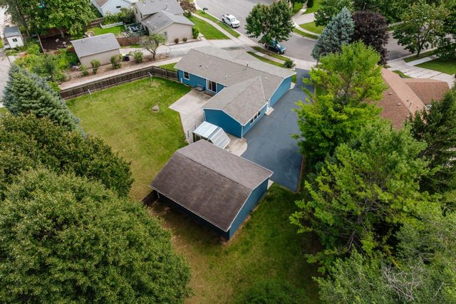 162 Debbie DRIVE, Waukesha, WI 53189