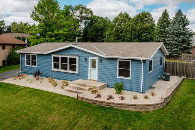 162 Debbie DRIVE, Waukesha, WI 53189