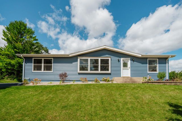 162 Debbie DRIVE, Waukesha, WI 53189