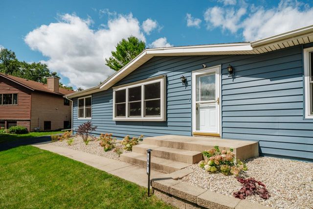 162 Debbie DRIVE, Waukesha, WI 53189