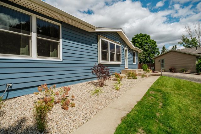 162 Debbie DRIVE, Waukesha, WI 53189