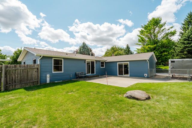 162 Debbie DRIVE, Waukesha, WI 53189
