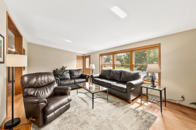 162 Debbie DRIVE, Waukesha, WI 53189