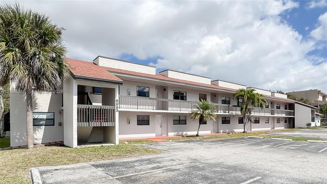 8885 Fontainebleau Blvd 205, Miami, FL 33172