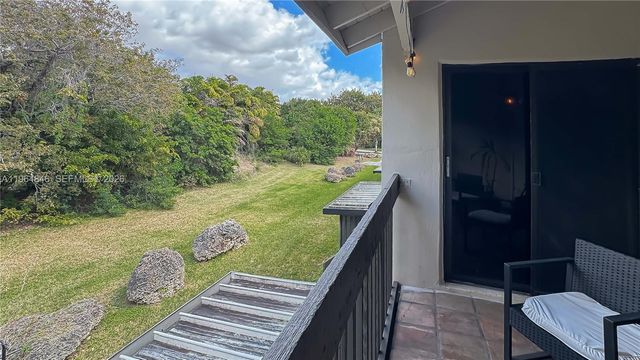 8885 Fontainebleau Blvd 205, Miami, FL 33172