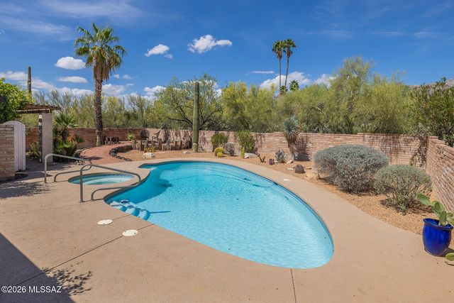 6501 N Avenida De Posada, Tucson, AZ 85718