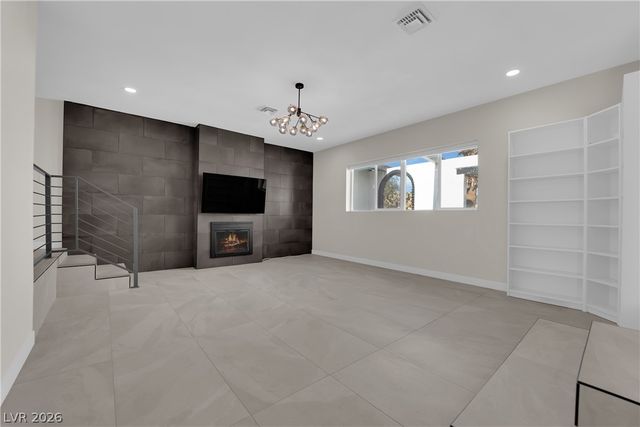 2845 Rosanna Street, Las Vegas, NV 89117