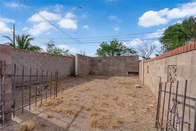 2845 Rosanna Street, Las Vegas, NV 89117
