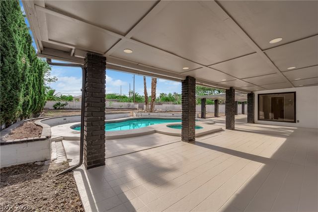 2845 Rosanna Street, Las Vegas, NV 89117