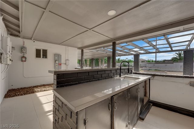 2845 Rosanna Street, Las Vegas, NV 89117